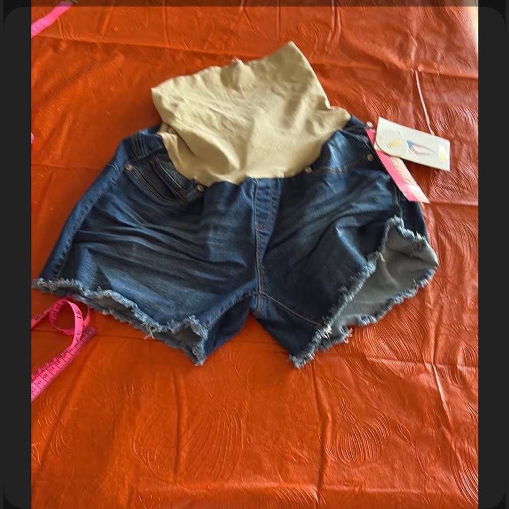 NWT haute mama maternity small Jean shorts 946